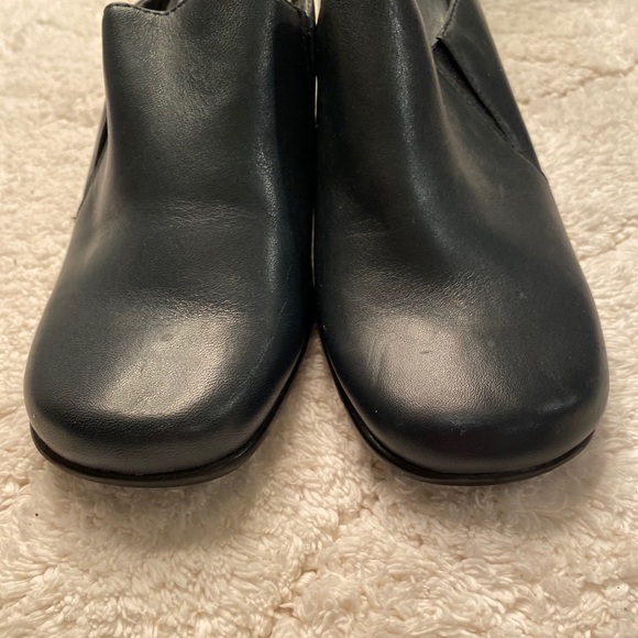 St John’s Bay mules - Picture 6 of 6